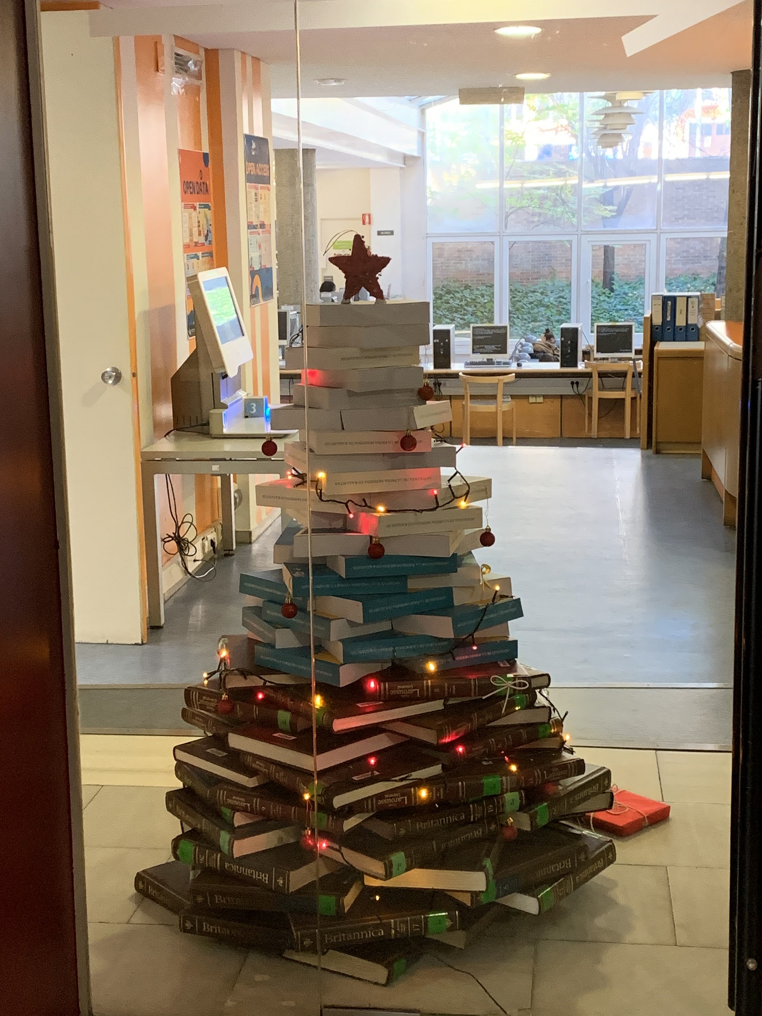 biblio-tancament-Nadal